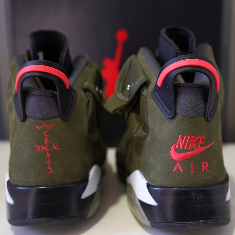 Tênis Nike Jordan Retro 6